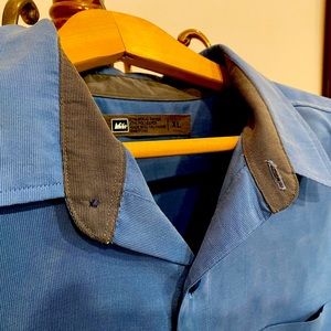 MENS XL REI Slate Blue Buttondown Collared shirt